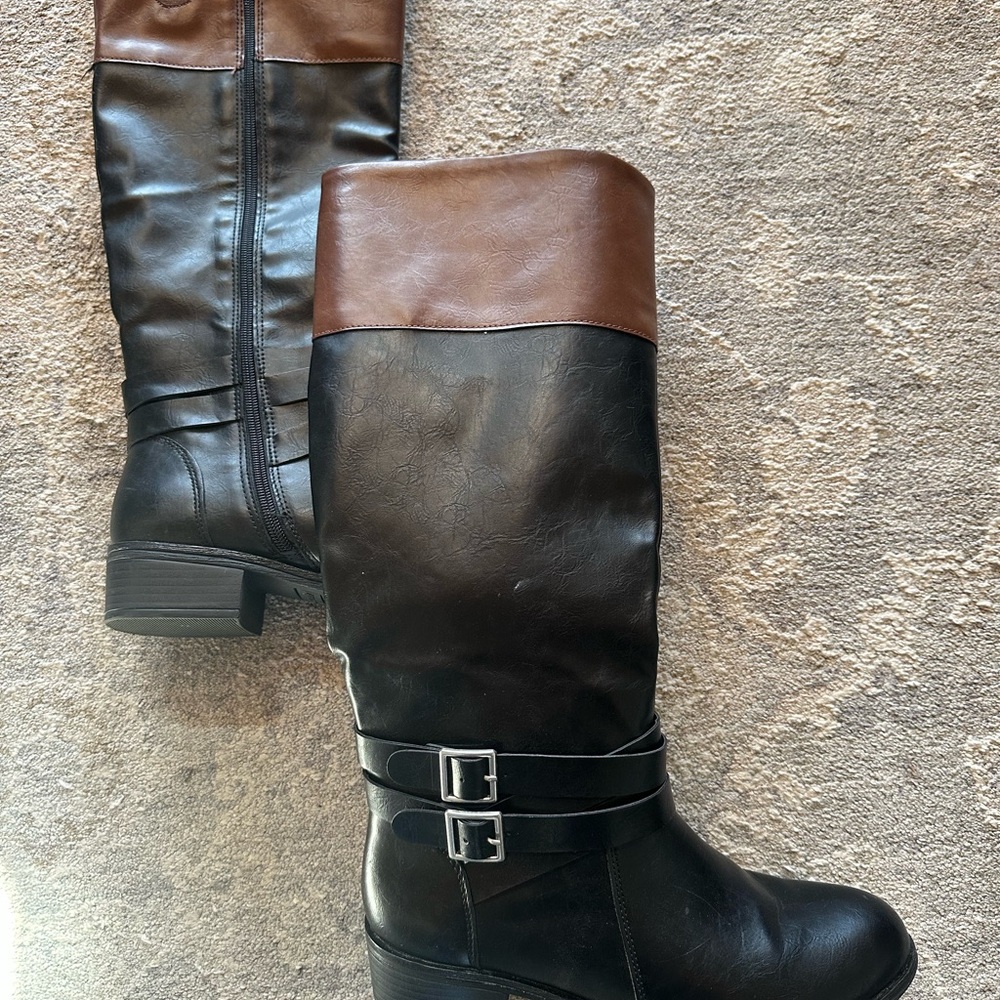 Arizona Jean Company Black and Brown Heeled Boots with Buckles